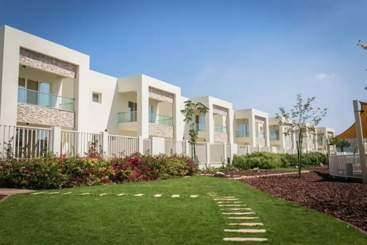 Таунхаусы Bermuda Villas by RAK Properties фото 1